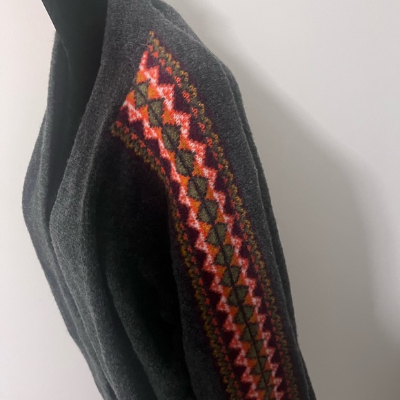 Old Navy Patterned Cardigan - Picture 2 of 5